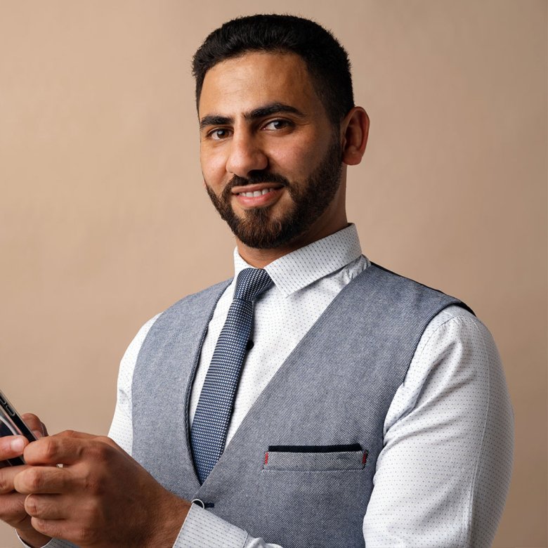 <a href="https://demo29.houzez.co/agent/samuel-palmer/">Ahmad</a> Patel