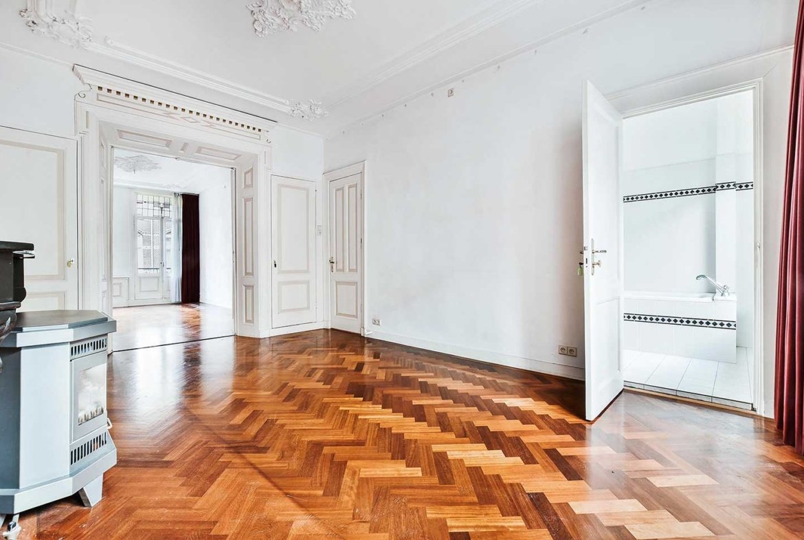 Central apartment with elevator